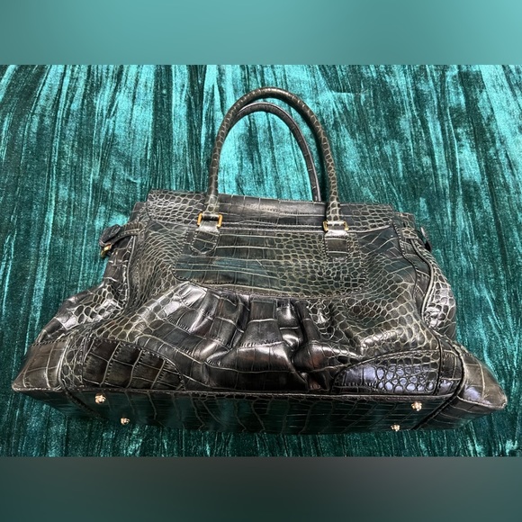 Authentic Gucci Dialux Queen handbag in black pebble leather w/gold bow hardware - Picture 7 of 13